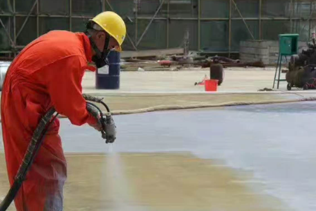 枣庄彩色路面喷涂是一种为路面